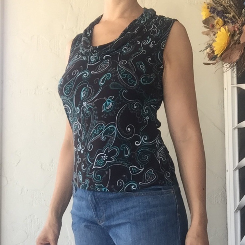 Cute cropped sleeveless top
